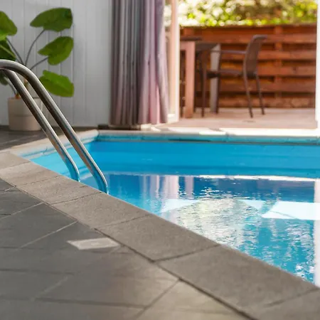 Дом отдыха Beautiful In With Indoor Swimming Pool *